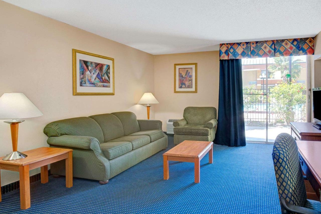 Garnet Inn & Suites Orlando Exteriér fotografie
